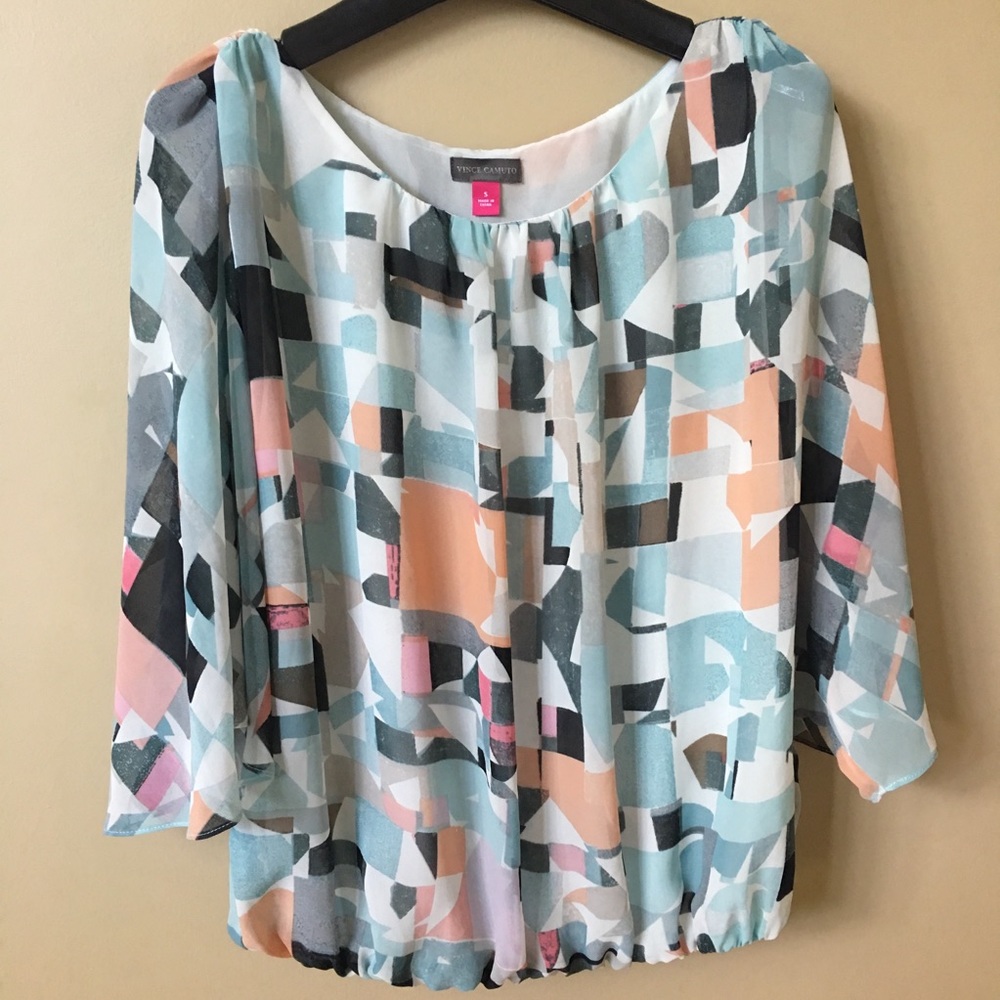 Vince Camuto blouse Size S Geometric Print